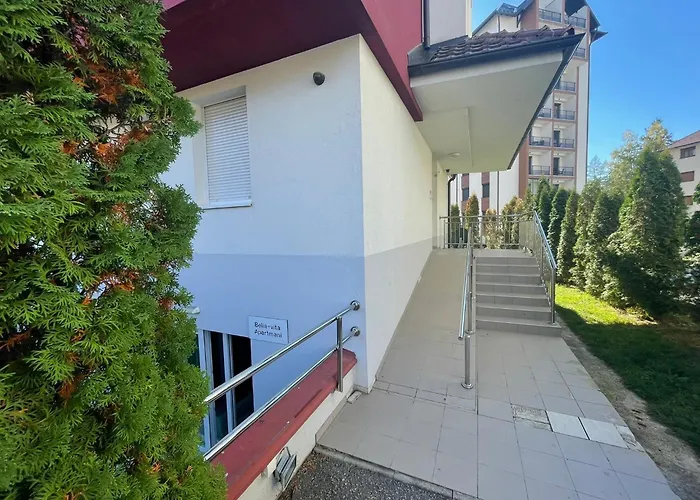 アパート Bella 2 *